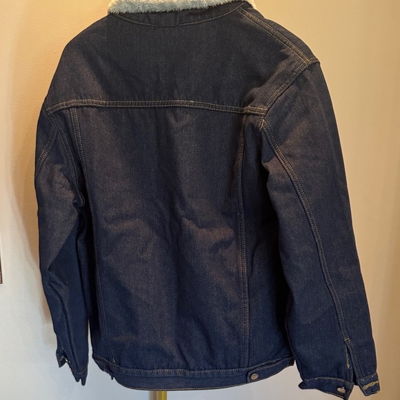 Denim Jacket with White fuzzy Collar NWT - Picture 6 of 11